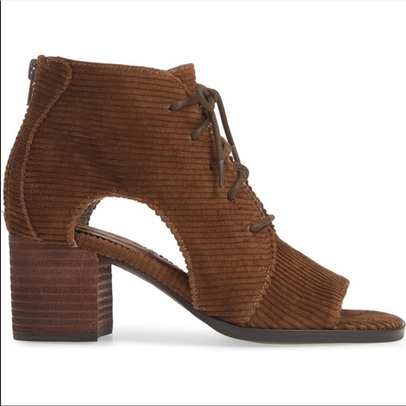 Band of Gypsies Amelia Booties - Picture 3 of 8